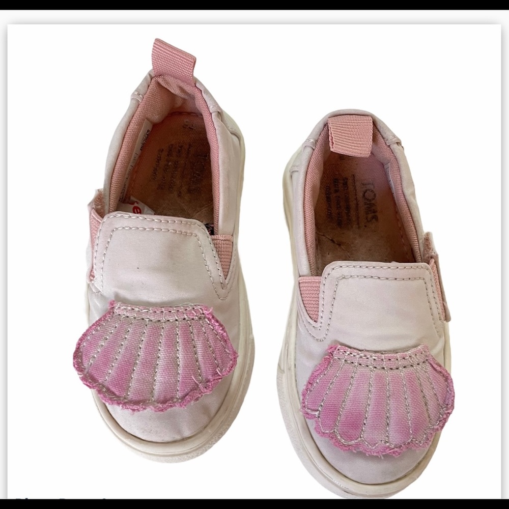 Toms white sneakers size 5